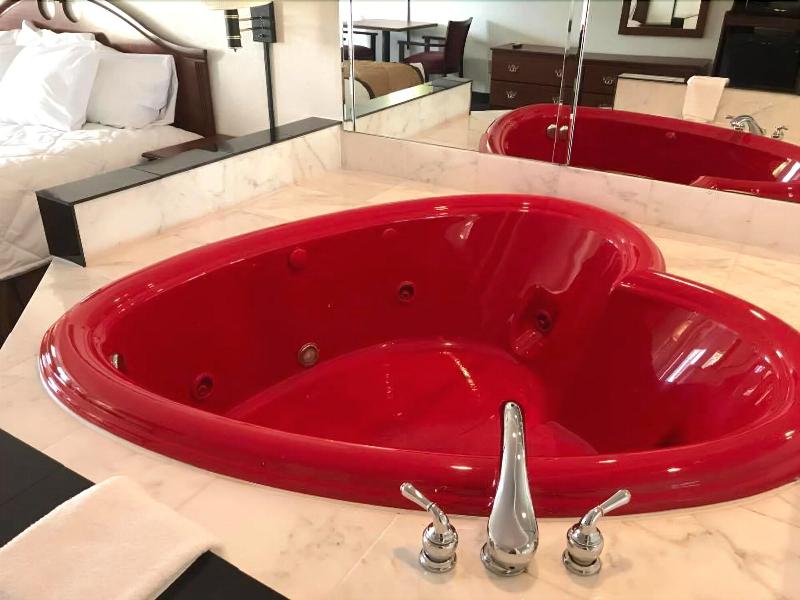 Budgetel Inn Suites Pine Mountain image