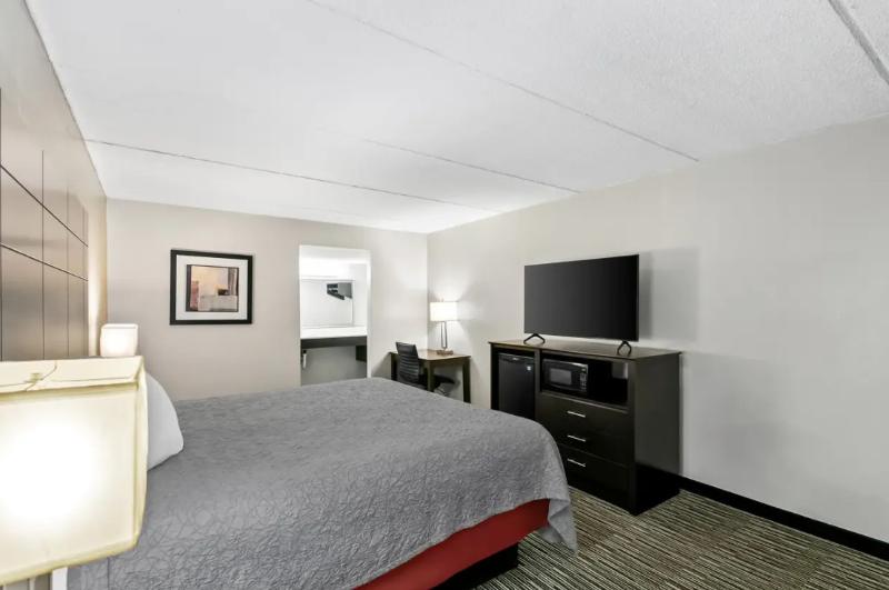 Econo Lodge Helen image