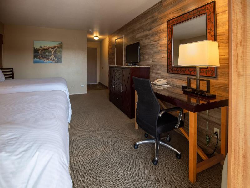 Riverside Inn