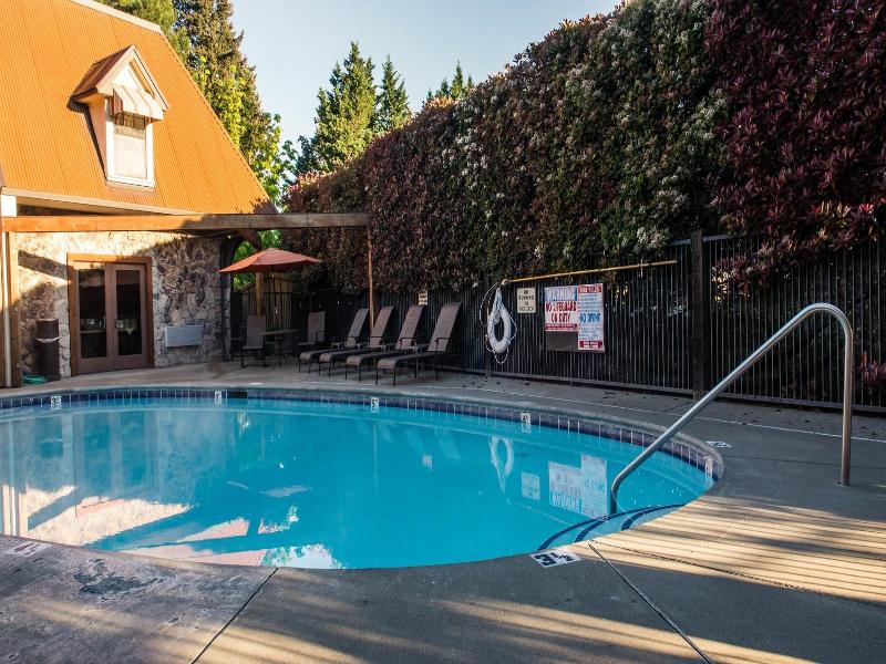 Riverside Inn