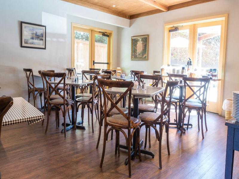 Riverside Inn