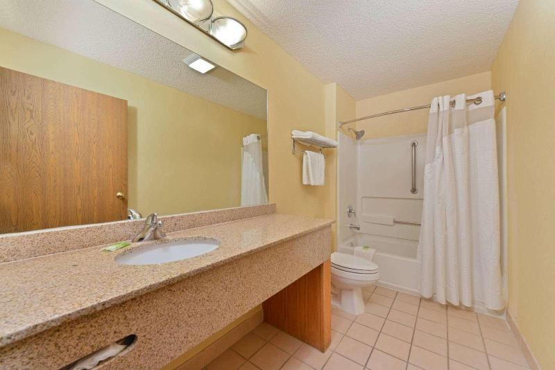 Vagabond Inn Executive Green Valley image