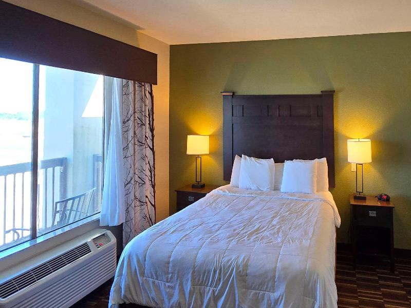 Comfort Inn & Suites image