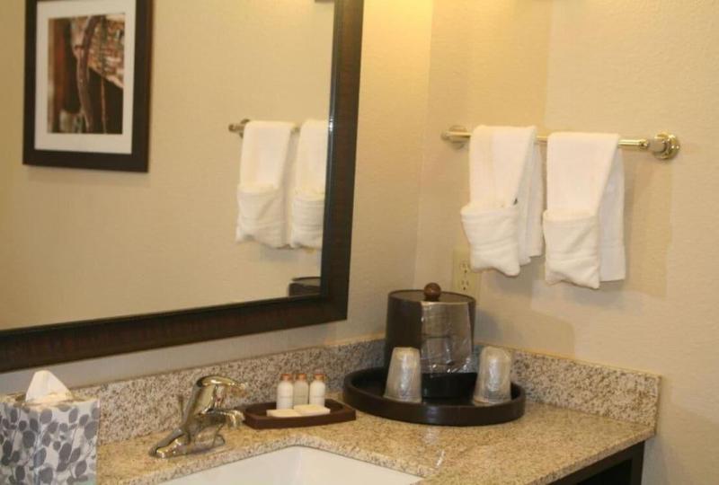 Comfort Inn & Suites image 3