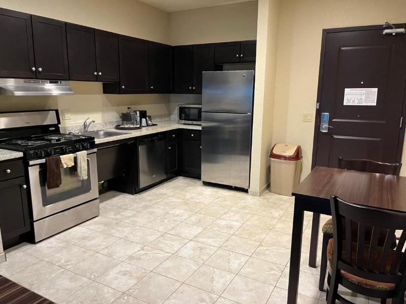 Comfort Inn & Suites image 8