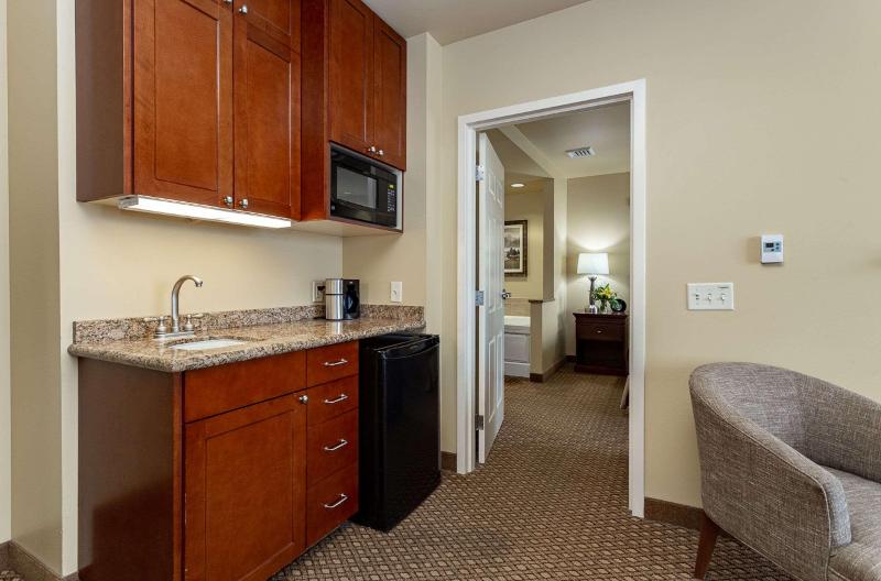 Jefferson Street Inn image