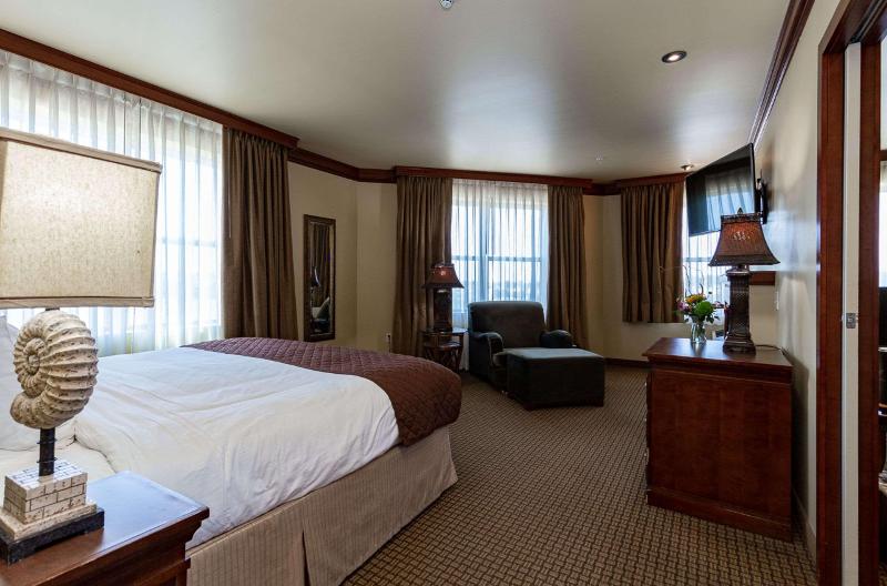 Jefferson Street Inn image