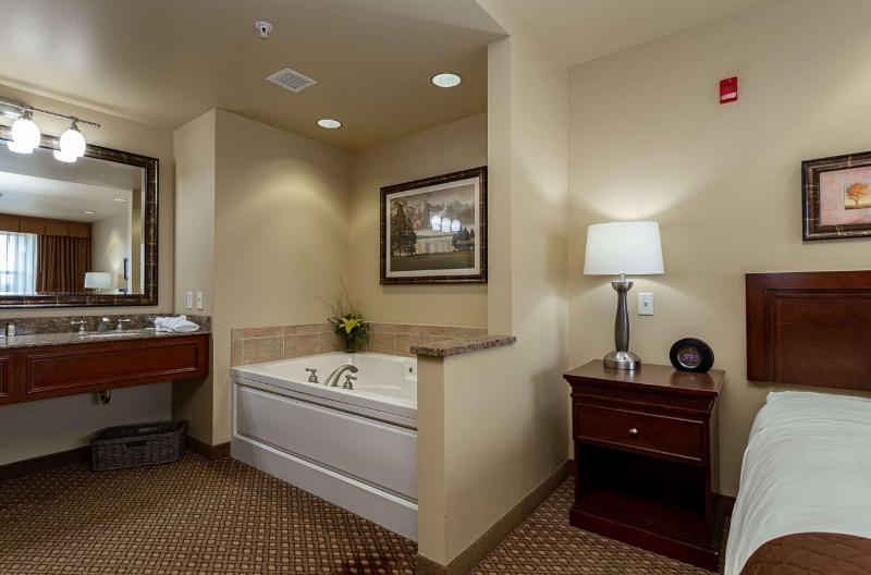 Jefferson Street Inn image