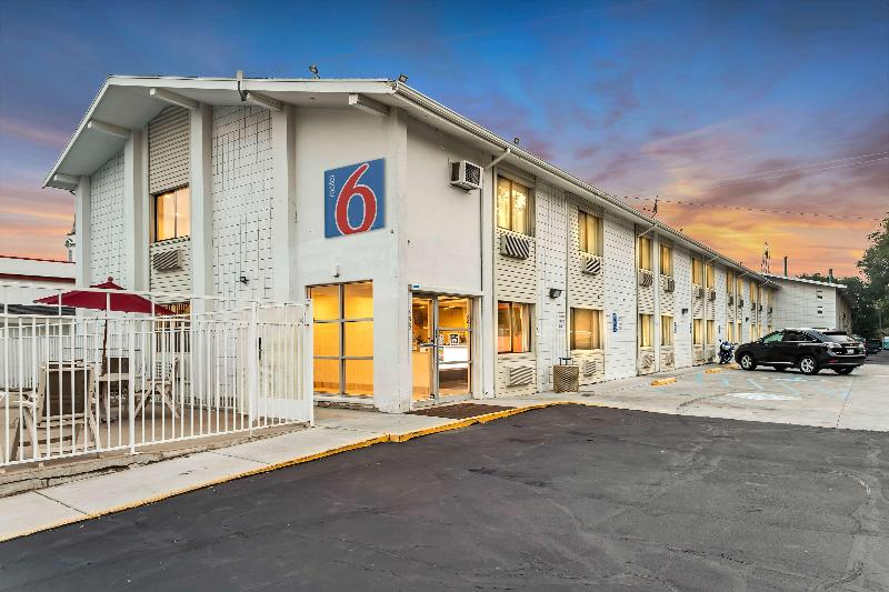 Motel 6 Ogden image