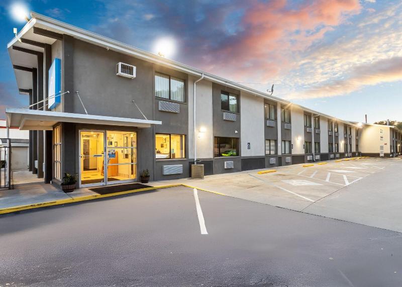 Motel 6 Ogden image