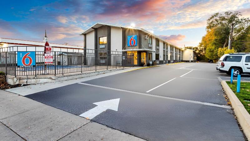 Motel 6 Ogden image