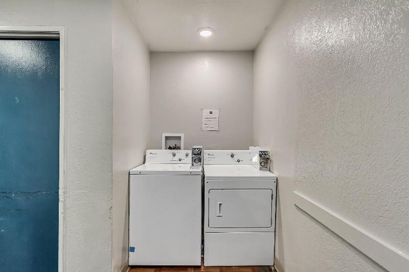 Motel 6 Ogden image