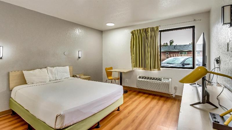 Motel 6 Ogden image