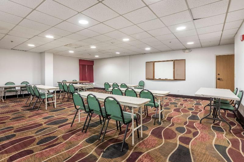 Motel 6 Pine Bluff Ar image