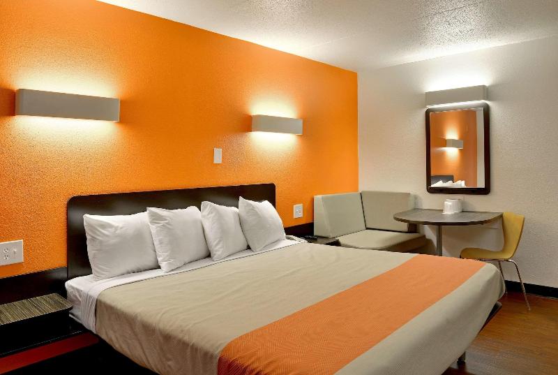 MOTEL 6 TOLEDO