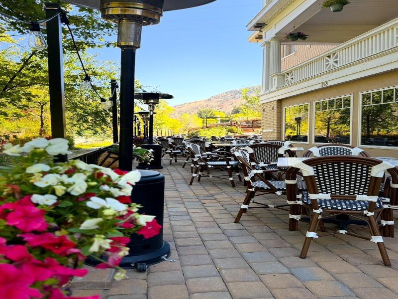 Riverside Hot Springs Inn Spa image