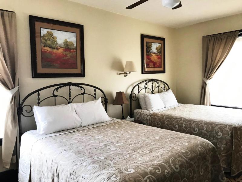 Riverside Hot Springs Inn Spa image