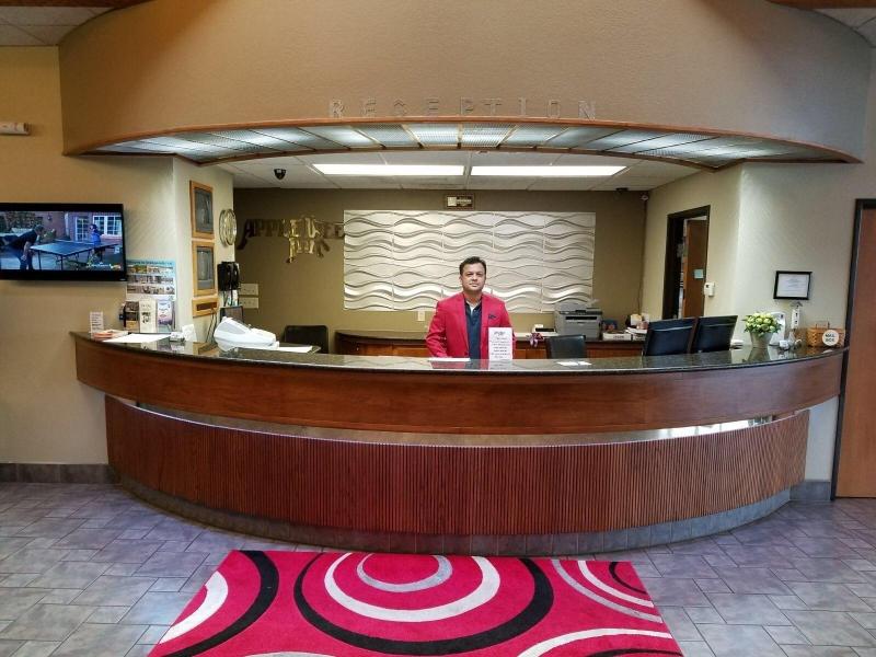Apple Tree Inn And Suites — general view