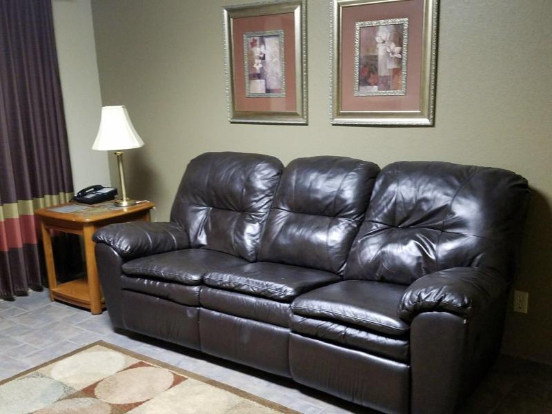Apple Tree Inn And Suites