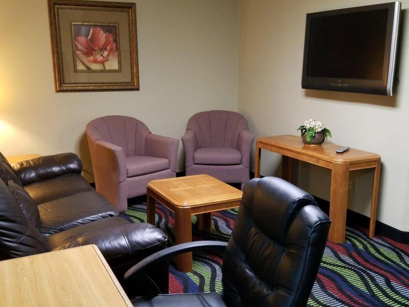 Apple Tree Inn And Suites