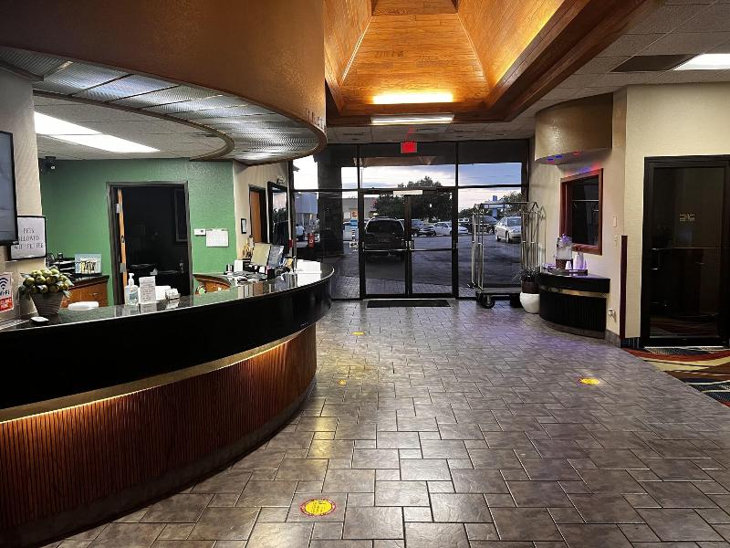 Apple Tree Inn And Suites