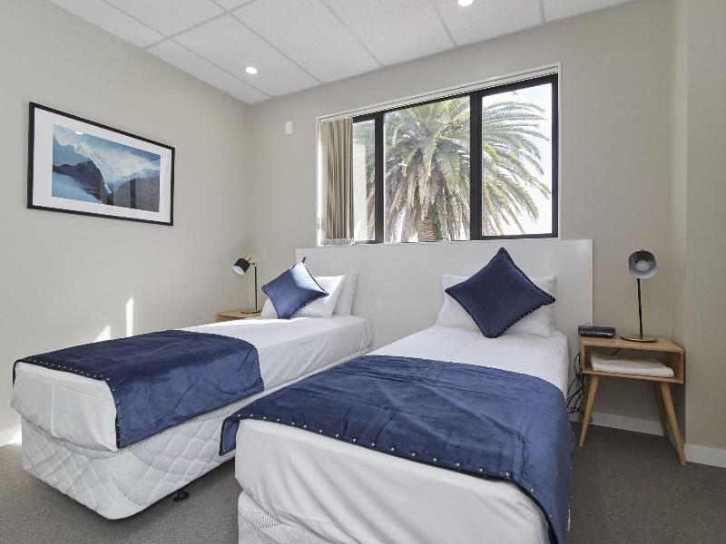 Three Palms Lodge image