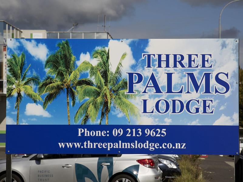 Three Palms Lodge image