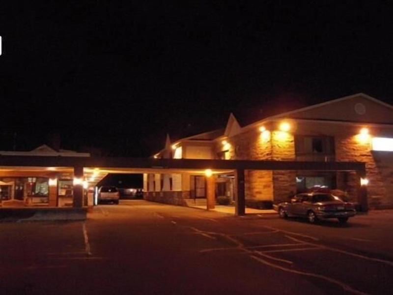 Golden Circle Inn image