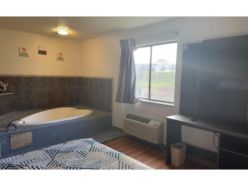 Motel 6 Waterloo, IA image