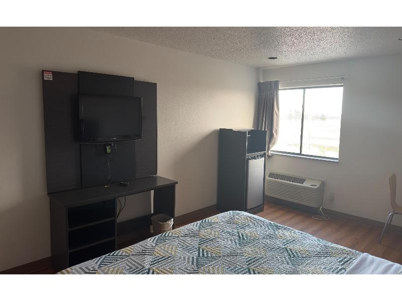 Motel 6 Waterloo, IA image