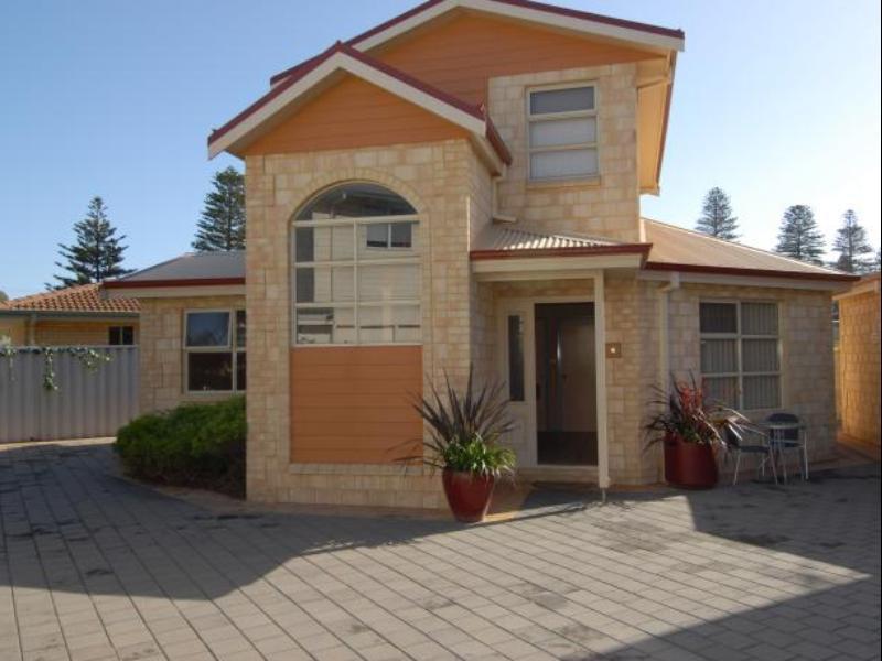 Yot Spot Holiday Apartments — general view