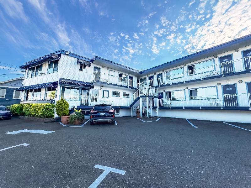Buccaneer Inn — exterior view