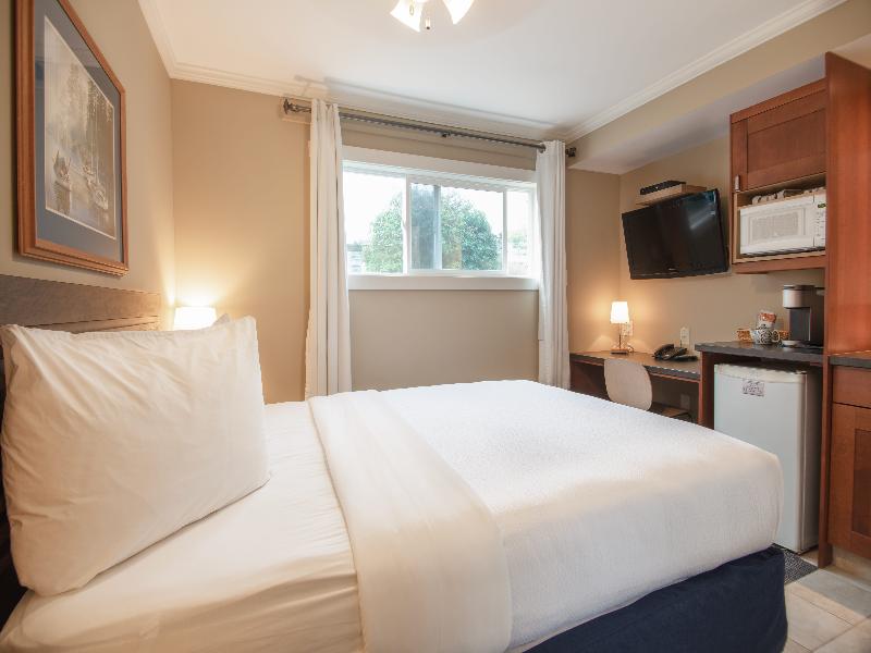 Buccaneer Inn image