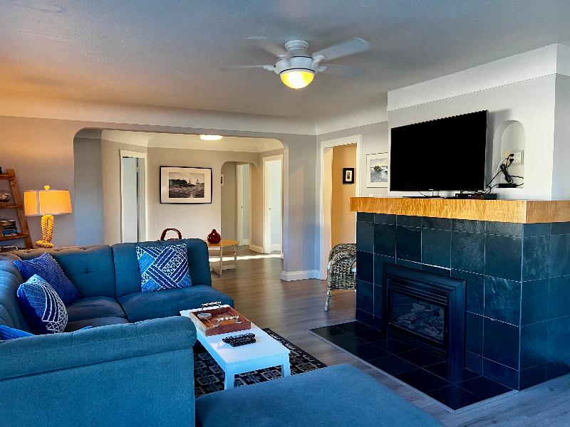 Buccaneer Inn image