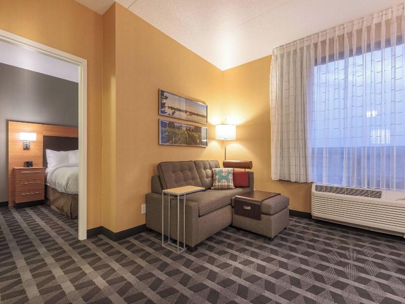 Towneplace Suites By Marriott Belleville image