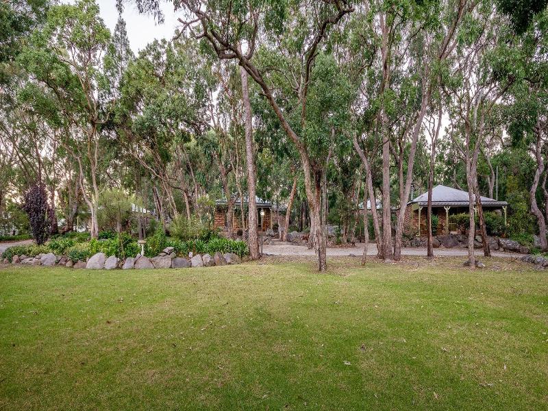 Honeysuckle Cottages