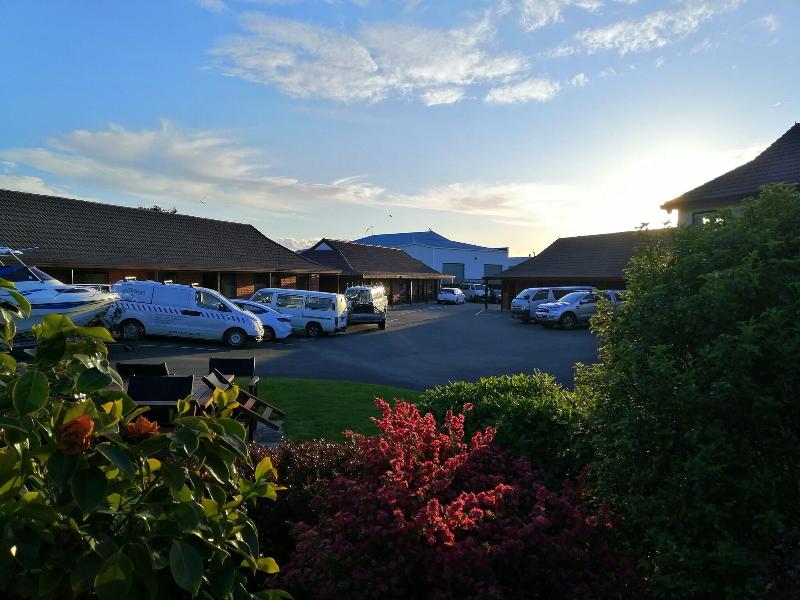 Amber Court Motel image