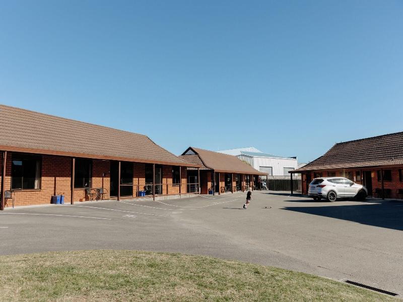 Amber Court Motel image