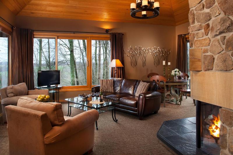 The Inn At Honey Run image