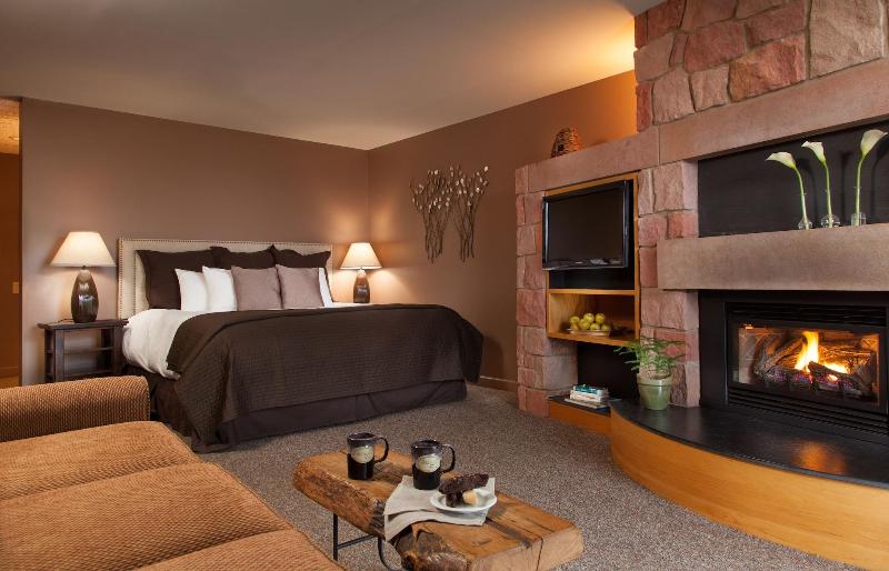 The Inn At Honey Run image