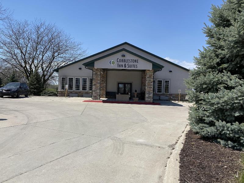 Cobblestone Inn Suites Denison Majestic Hills image