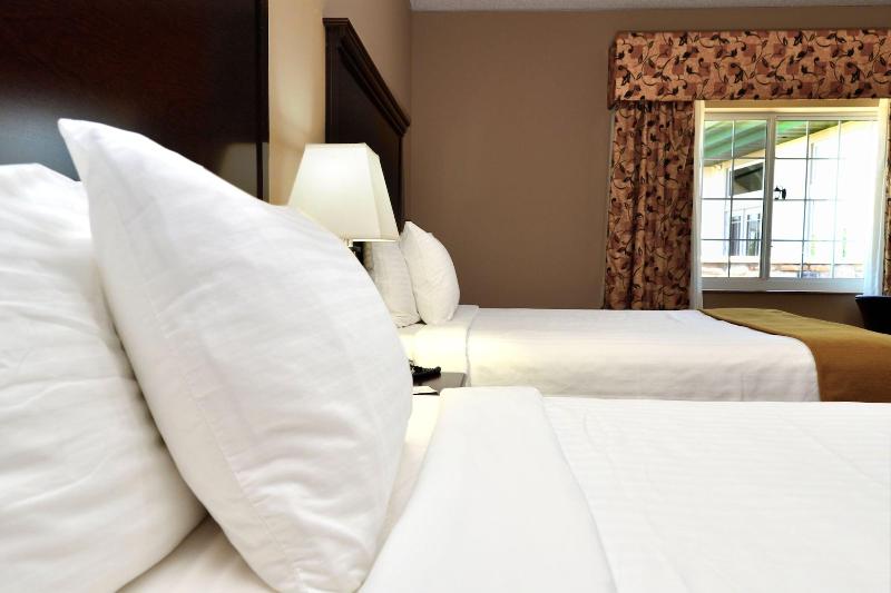 Cobblestone Inn Suites Denison Majestic Hills image