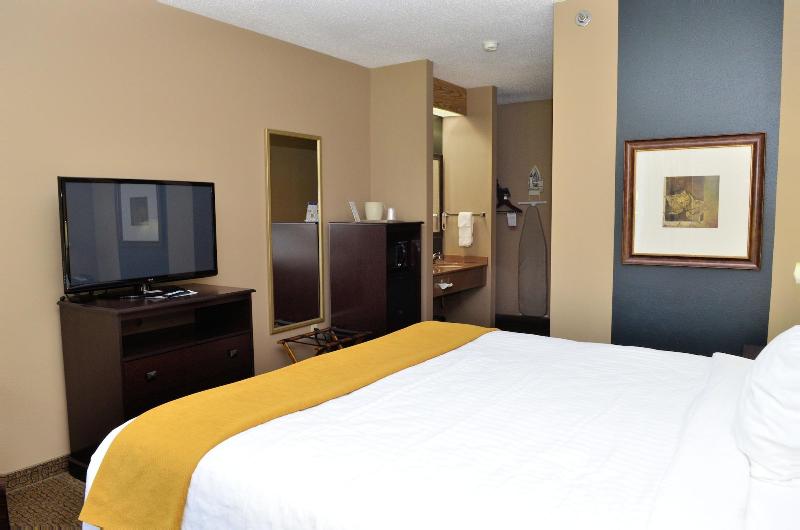 Cobblestone Inn Suites Denison Majestic Hills image