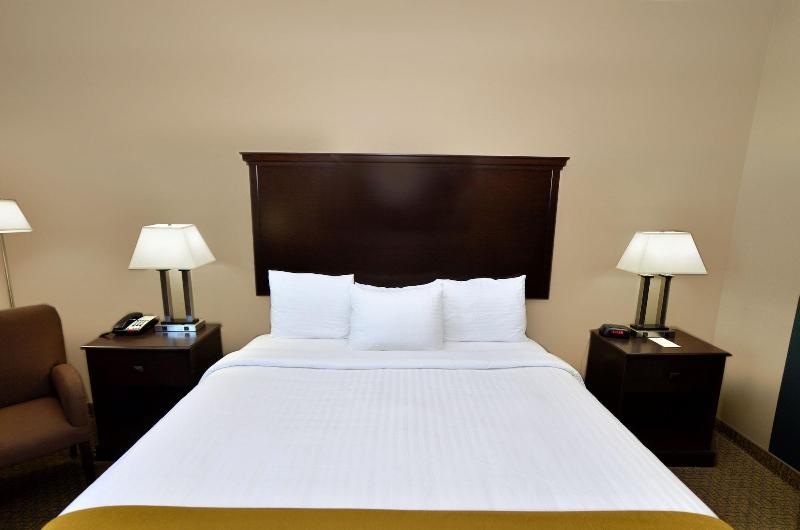 Cobblestone Inn Suites Denison Majestic Hills image
