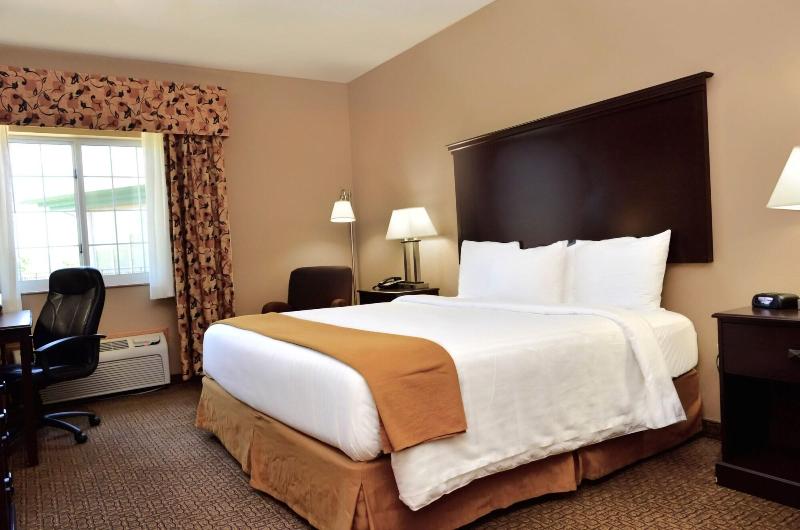 Cobblestone Inn Suites Denison Majestic Hills image