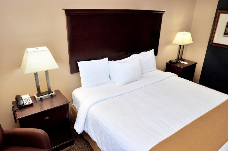 Cobblestone Inn Suites Denison Majestic Hills image