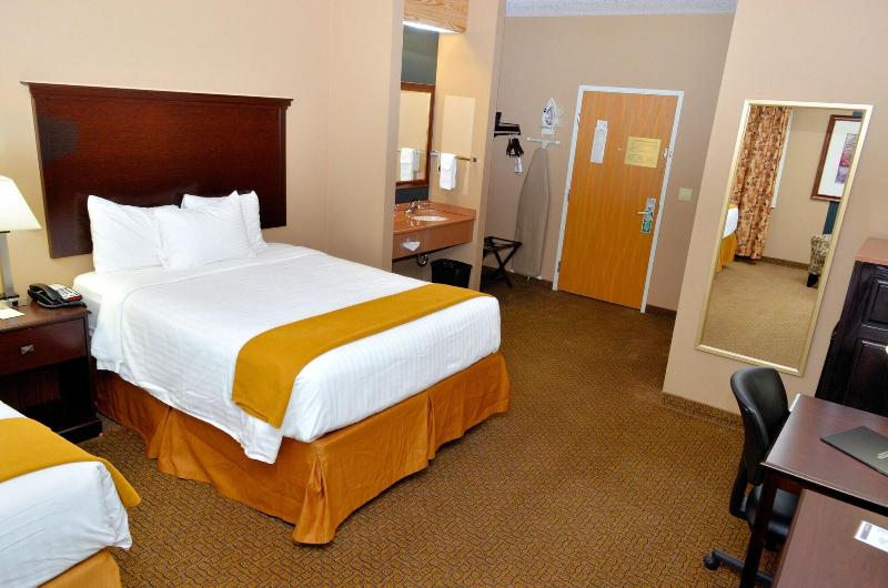 Cobblestone Inn Suites Denison Majestic Hills image