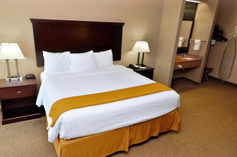 Cobblestone Inn Suites Denison Majestic Hills image