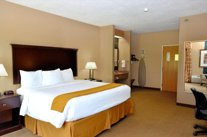 Cobblestone Inn Suites Denison Majestic Hills image
