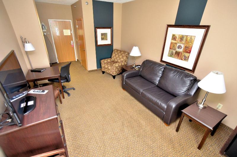 Cobblestone Inn Suites Denison Majestic Hills image
